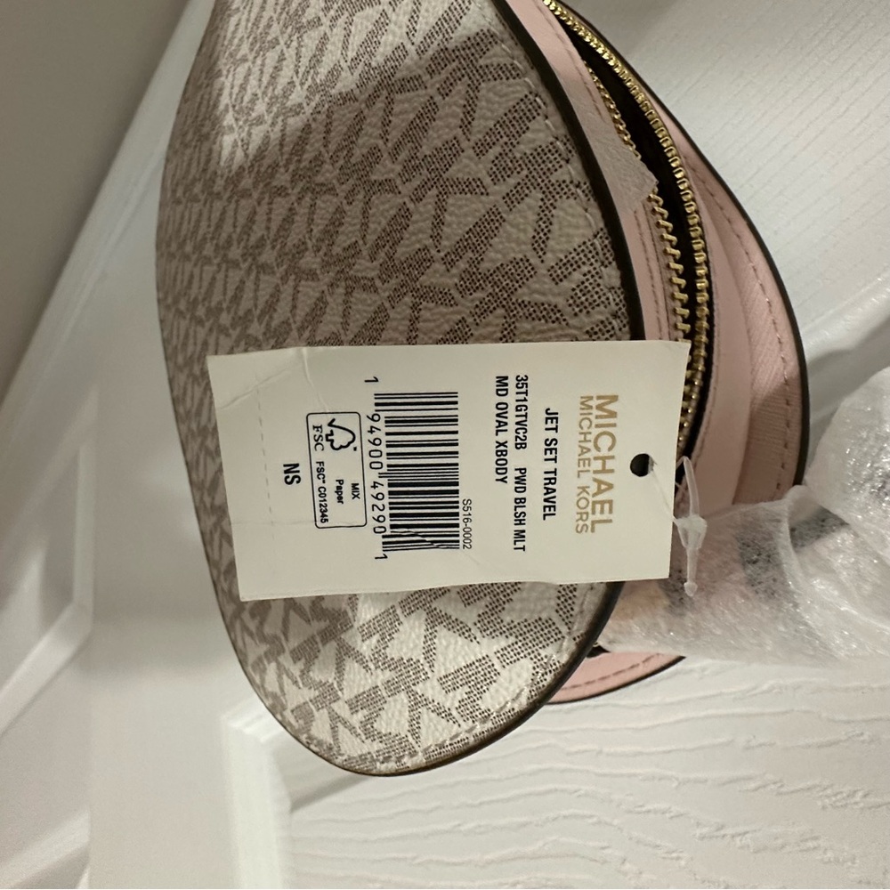 Michael Kors: Jet Set Travel MD Oval XBody (Crossbody) Bag - Picture 4 of 13